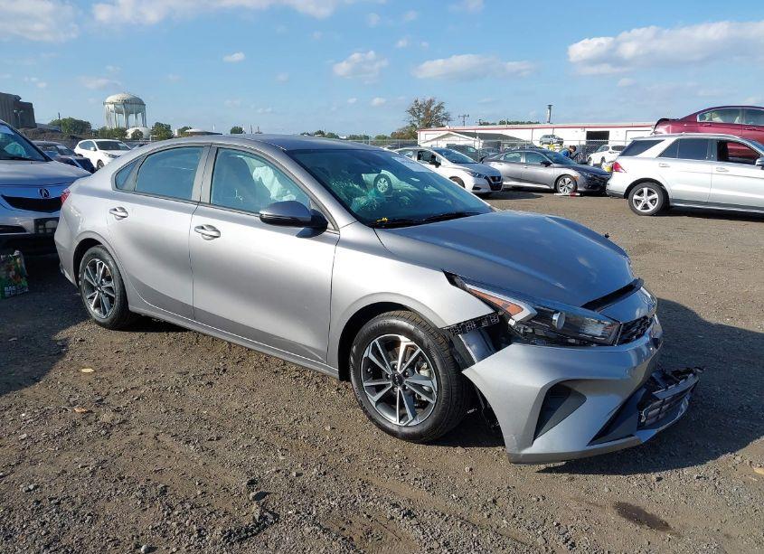 2023 Kia Forte LXS (VIN 3KPF24AD1PE674091) main photo