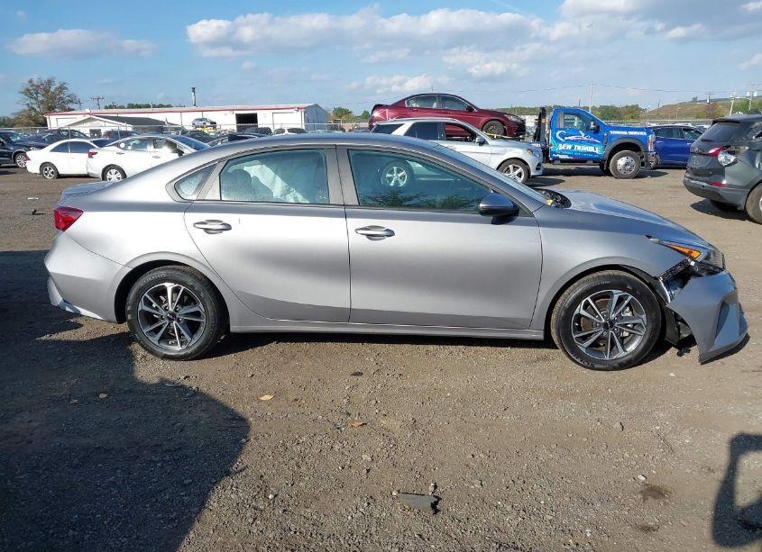 Photo 13 of 2023 Kia Forte LXS (VIN 3KPF24AD1PE674091)