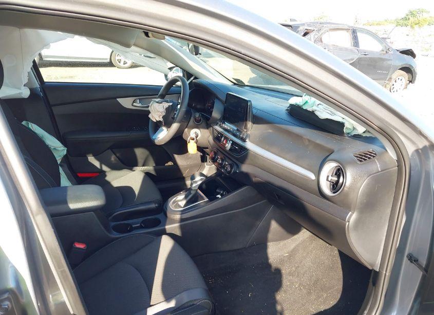 Photo 5 of 2023 Kia Forte LXS (VIN 3KPF24AD1PE674091)