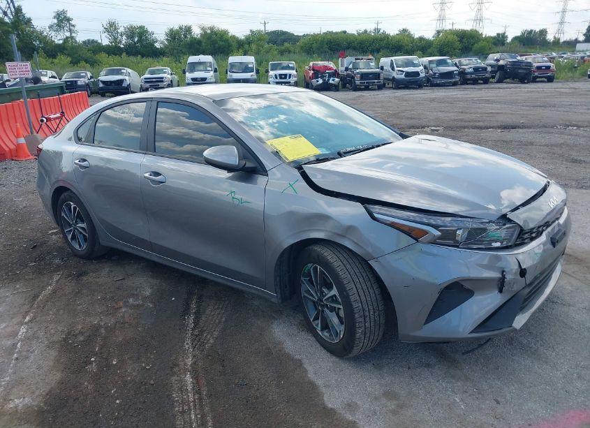 2023 Kia Forte LXS (VIN 3KPF24AD1PE686032) main photo