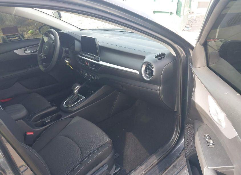 Photo 5 of 2024 Kia Forte LX (VIN 3KPF24AD1RE689662)