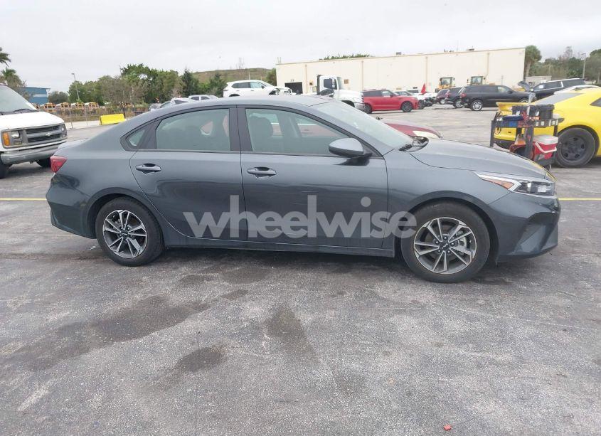 Photo 13 of 2024 Kia Forte LXS (VIN 3KPF24AD1RE723292)