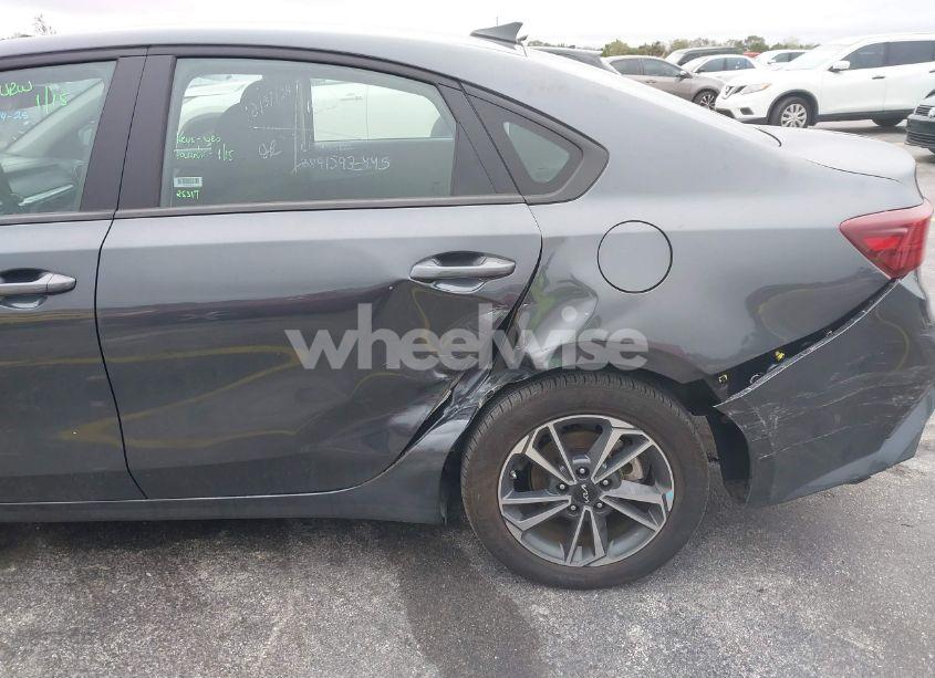 Photo 6 of 2024 Kia Forte LXS (VIN 3KPF24AD1RE723292)