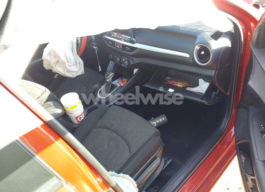 Photo 5 of 2024 Kia Forte LXS (VIN 3KPF24AD1RE729724)