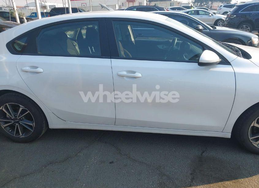 Photo 13 of 2024 Kia Forte LXS (VIN 3KPF24AD1RE731652)