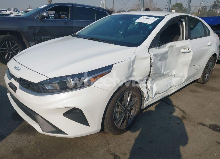 Photo 2 of 2024 Kia Forte LXS (VIN 3KPF24AD1RE731652)