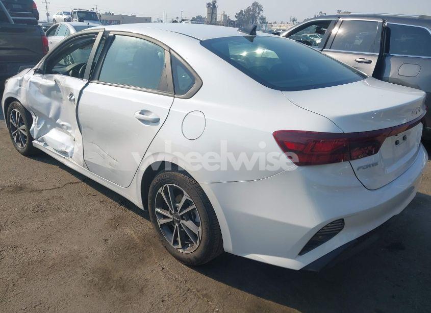 Photo 3 of 2024 Kia Forte LXS (VIN 3KPF24AD1RE731652)