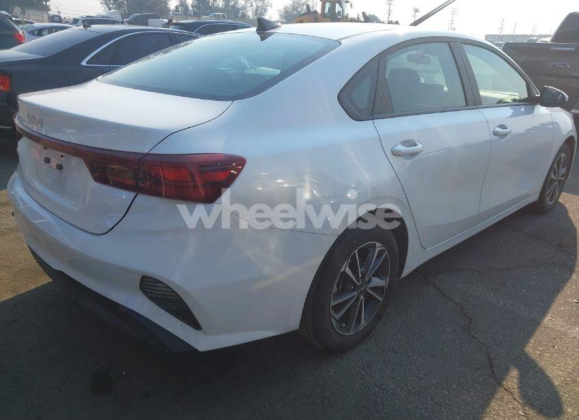 Photo 4 of 2024 Kia Forte LXS (VIN 3KPF24AD1RE731652)