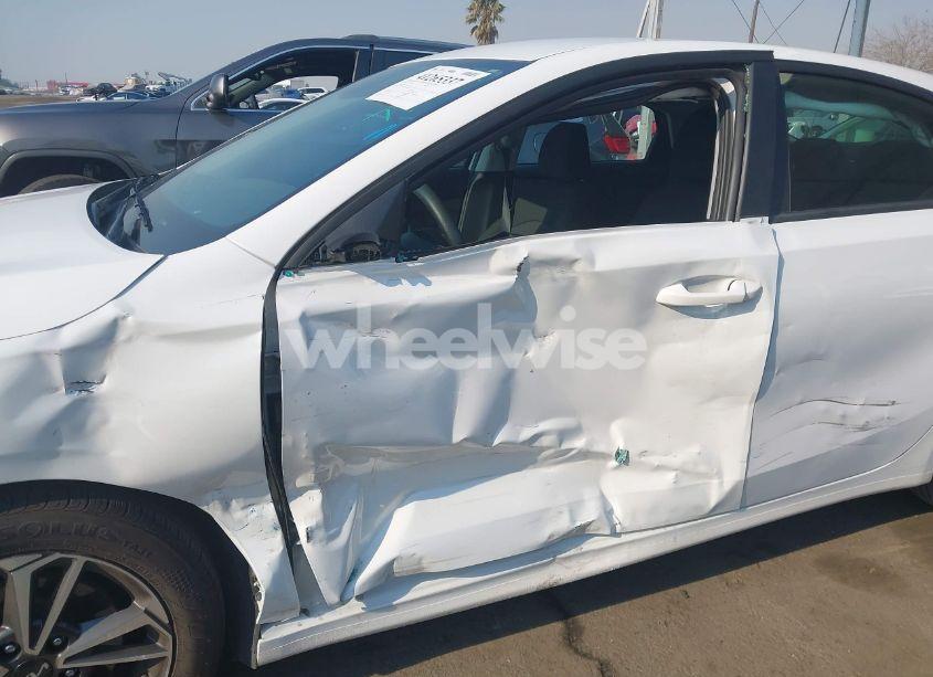 Photo 6 of 2024 Kia Forte LXS (VIN 3KPF24AD1RE731652)