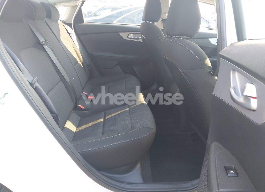 Photo 8 of 2024 Kia Forte LXS (VIN 3KPF24AD1RE731652)