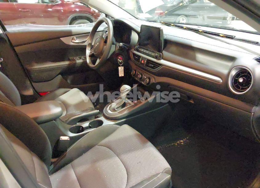 Photo 5 of 2024 Kia Forte LXS (VIN 3KPF24AD1RE733031)