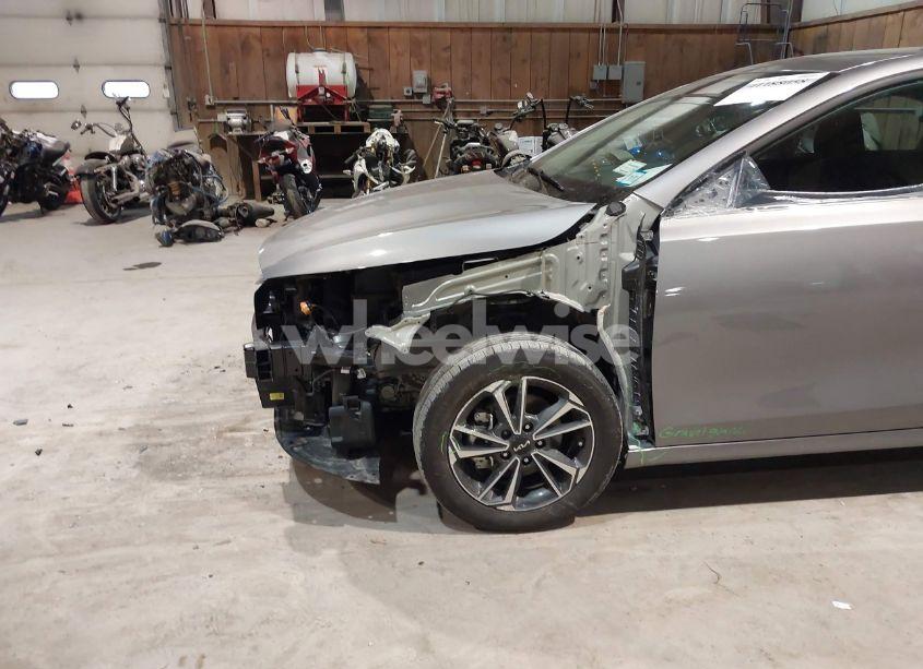 Photo 6 of 2024 Kia Forte LXS (VIN 3KPF24AD1RE733031)