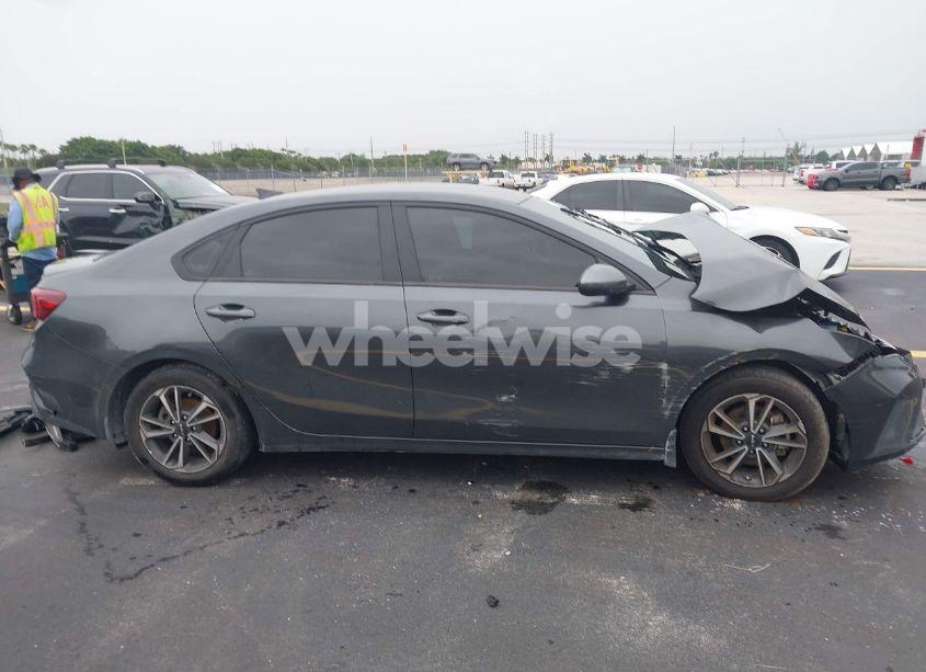 Photo 14 of 2024 Kia Forte LXS (VIN 3KPF24AD1RE733224)