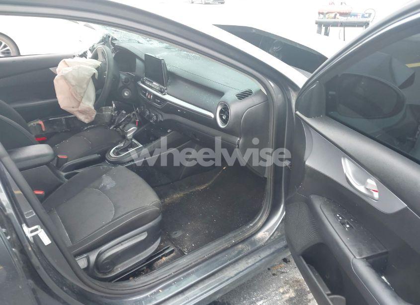 Photo 5 of 2024 Kia Forte LXS (VIN 3KPF24AD1RE733224)