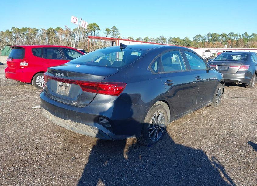 Photo 4 of 2024 Kia Forte LXS (VIN 3KPF24AD1RE735233)