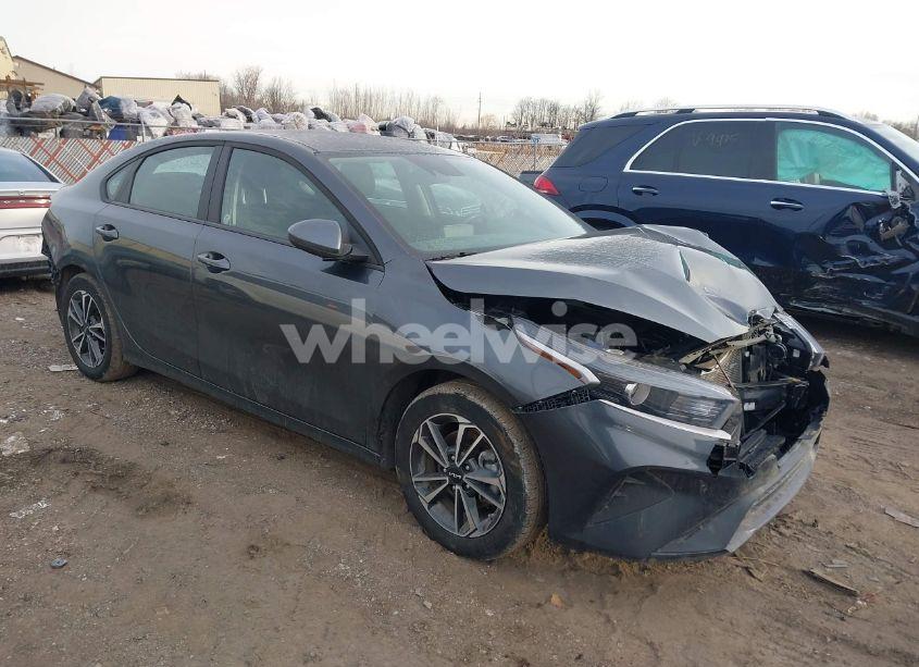 2024 Kia Forte LXS (VIN 3KPF24AD1RE739914) main photo