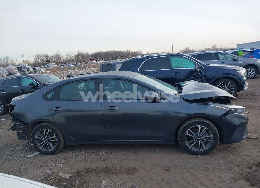 Photo 13 of 2024 Kia Forte LXS (VIN 3KPF24AD1RE739914)