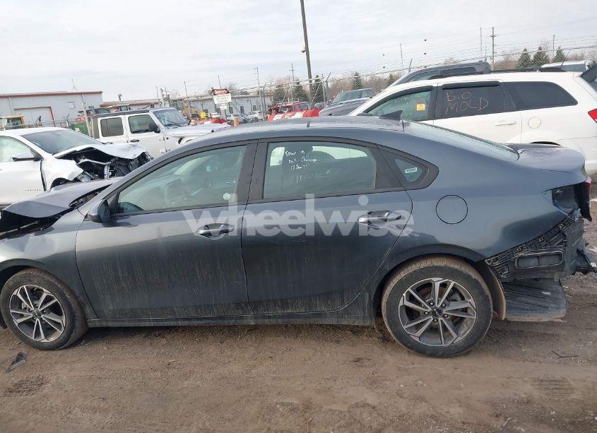 Photo 14 of 2024 Kia Forte LXS (VIN 3KPF24AD1RE739914)