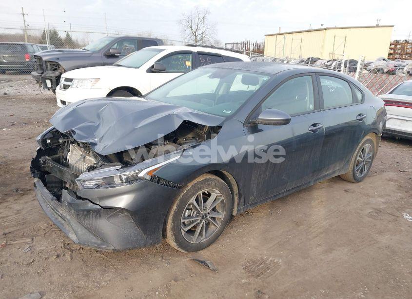 Photo 2 of 2024 Kia Forte LXS (VIN 3KPF24AD1RE739914)
