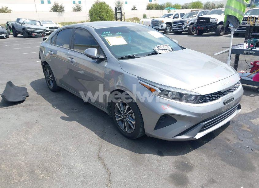 2024 Kia Forte LXS (VIN 3KPF24AD1RE748029) main photo