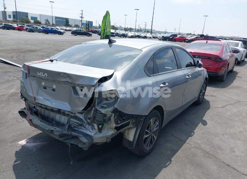 Photo 4 of 2024 Kia Forte LXS (VIN 3KPF24AD1RE748029)