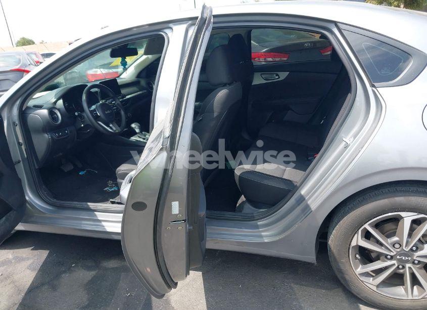 Photo 8 of 2024 Kia Forte LXS (VIN 3KPF24AD1RE748029)