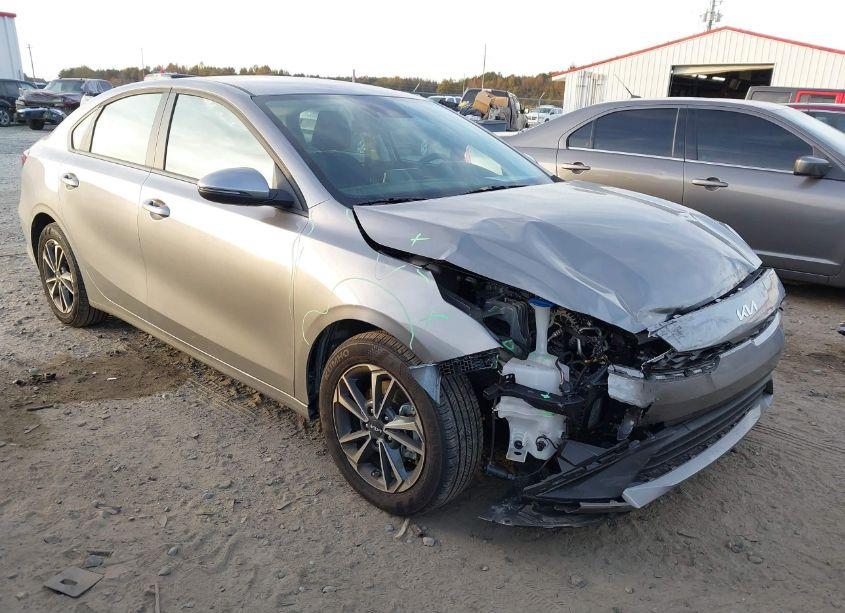 2024 Kia Forte LXS (VIN 3KPF24AD1RE757619) main photo