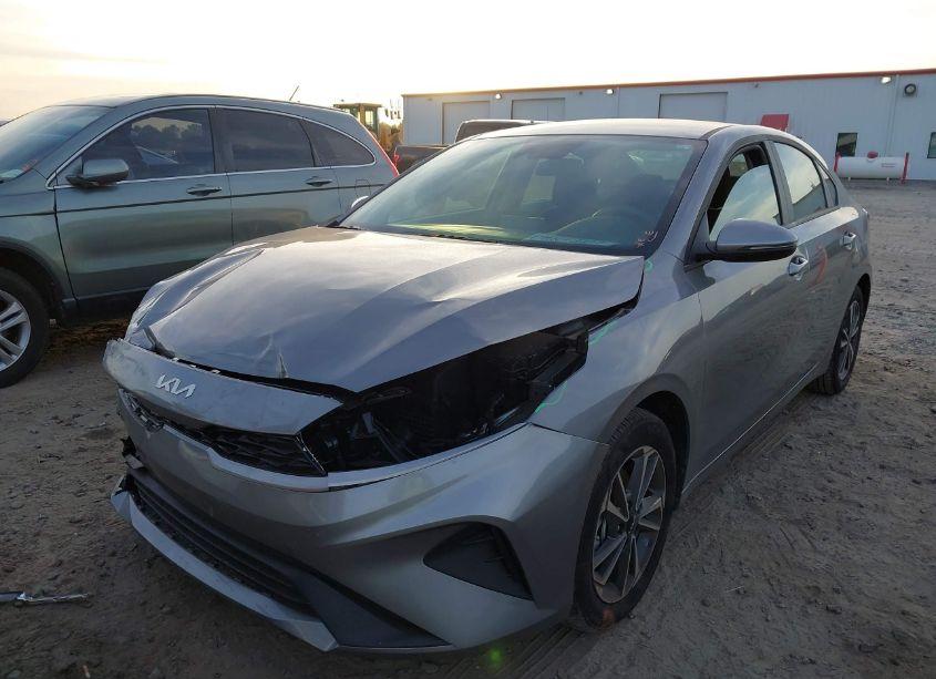 Photo 2 of 2024 Kia Forte LXS (VIN 3KPF24AD1RE757619)