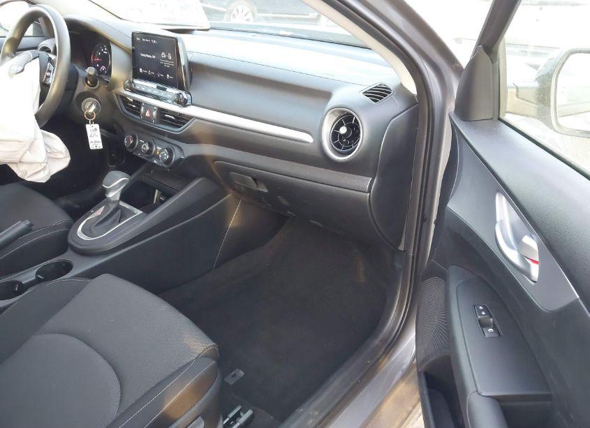 Photo 5 of 2024 Kia Forte LXS (VIN 3KPF24AD1RE757619)