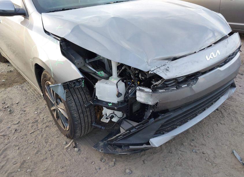 Photo 6 of 2024 Kia Forte LXS (VIN 3KPF24AD1RE757619)