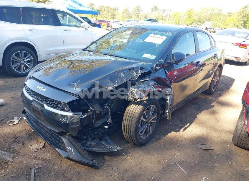 Photo 2 of 2024 Kia Forte LXS (VIN 3KPF24AD1RE758267)