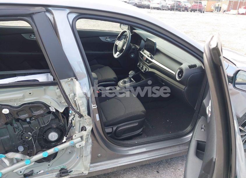 Photo 5 of 2024 Kia Forte LXS (VIN 3KPF24AD1RE759533)