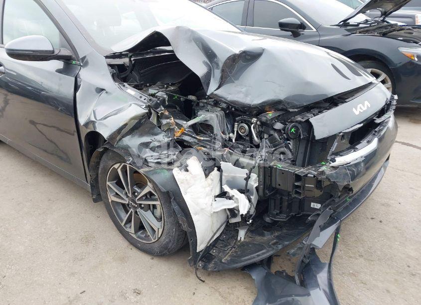 Photo 6 of 2024 Kia Forte LXS (VIN 3KPF24AD1RE770872)