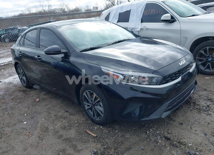 2024 Kia Forte LXS (VIN 3KPF24AD1RE779295) main photo