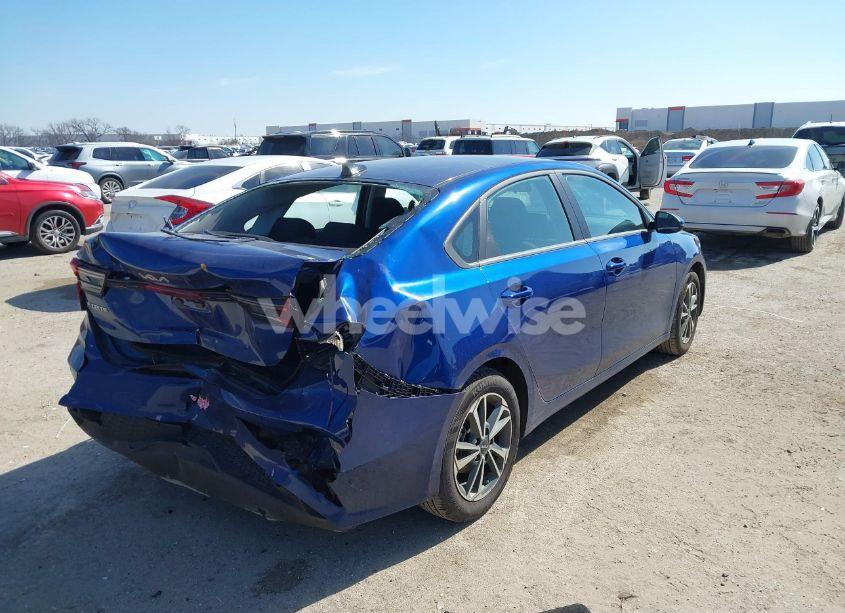 Photo 4 of 2024 Kia Forte LXS (VIN 3KPF24AD1RE781063)