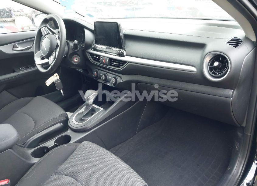 Photo 5 of 2024 Kia Forte LXS (VIN 3KPF24AD1RE804924)