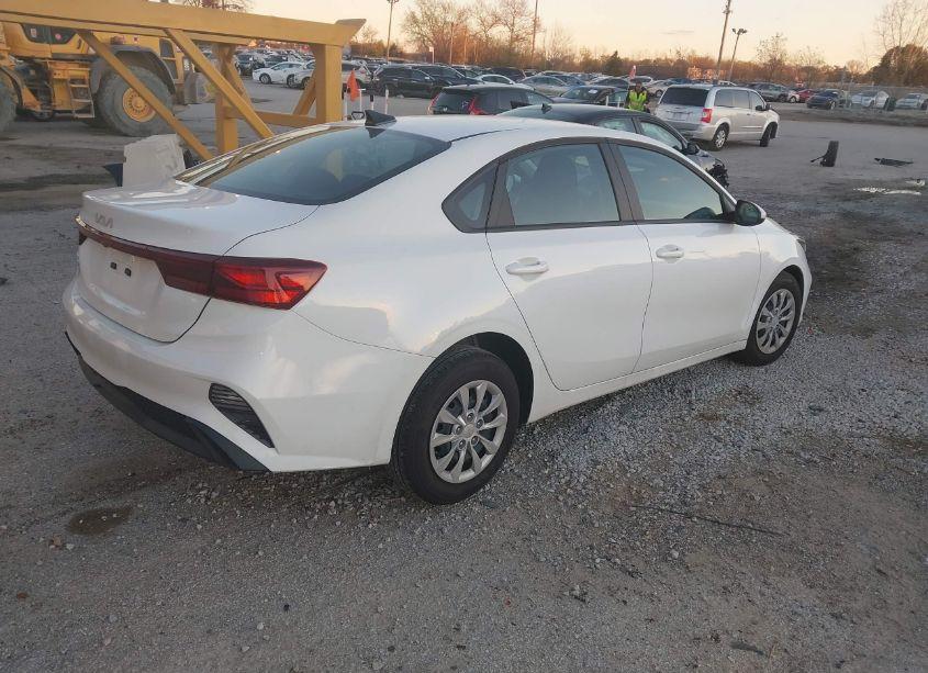 Photo 4 of 2024 Kia Forte LX (VIN 3KPF24AD1RE825482)