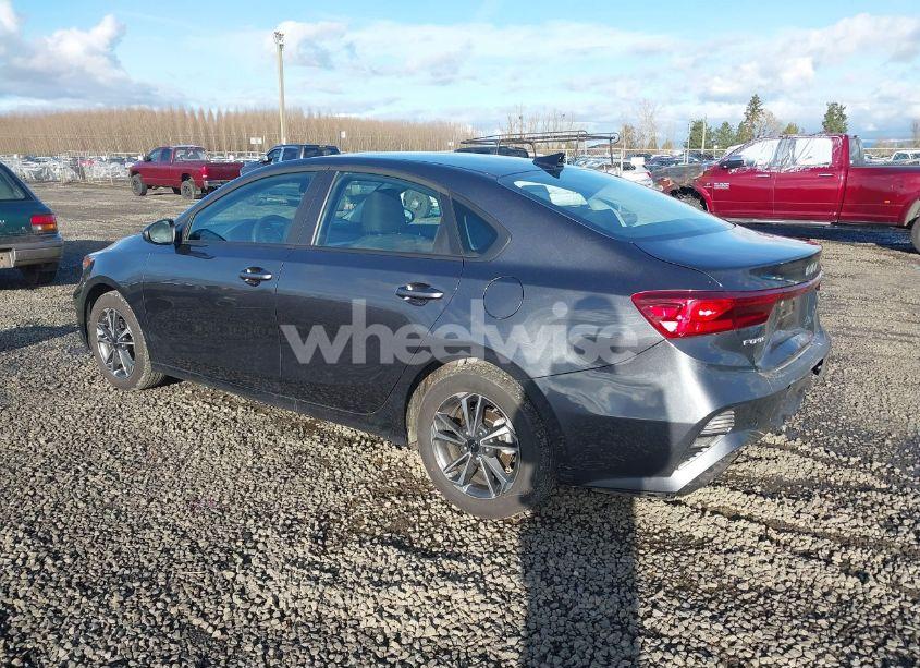 Photo 3 of 2024 Kia Forte LXS (VIN 3KPF24AD1RE828298)