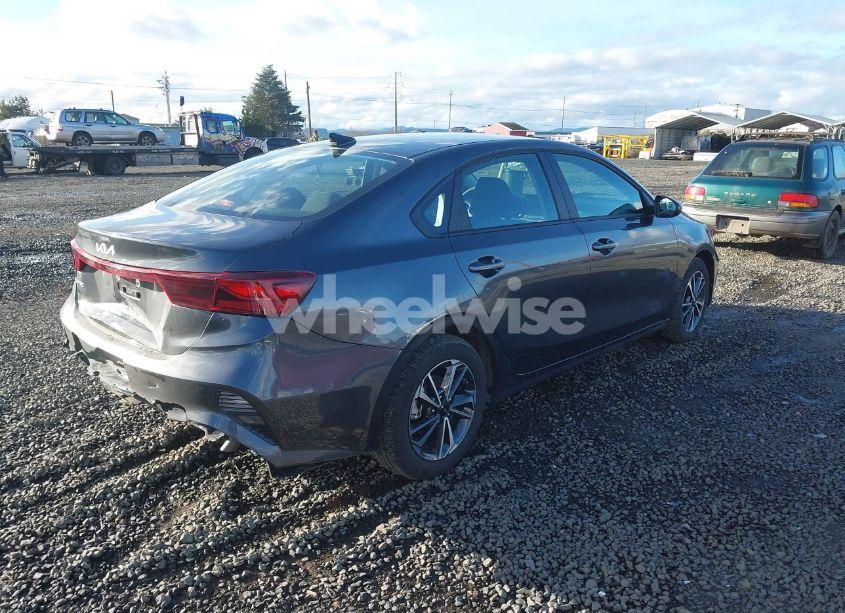 Photo 4 of 2024 Kia Forte LXS (VIN 3KPF24AD1RE828298)