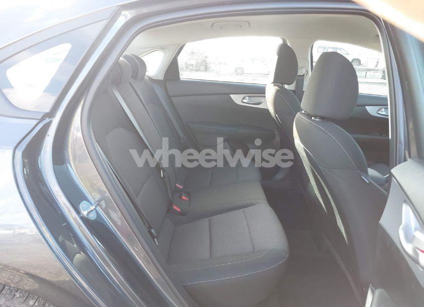 Photo 8 of 2024 Kia Forte LXS (VIN 3KPF24AD1RE828298)