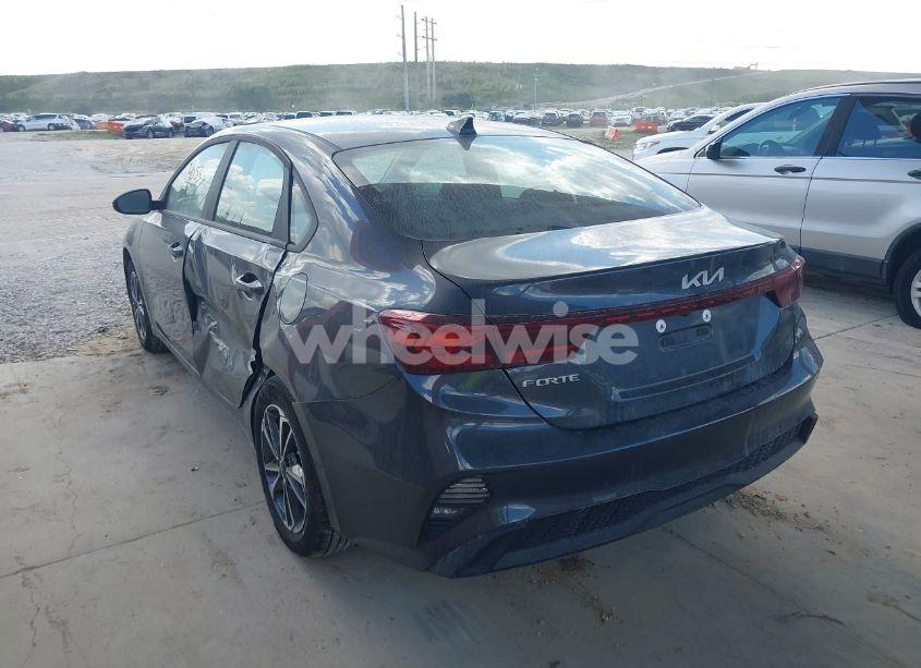 Photo 3 of 2024 Kia Forte LXS (VIN 3KPF24AD1RE829919)