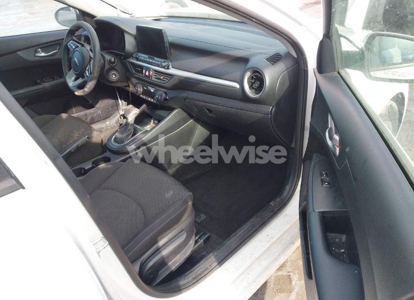 Photo 5 of 2019 Kia Forte FE (VIN 3KPF24AD2KE009001)