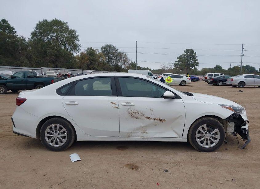 Photo 13 of 2019 Kia Forte FE (VIN 3KPF24AD2KE009919)