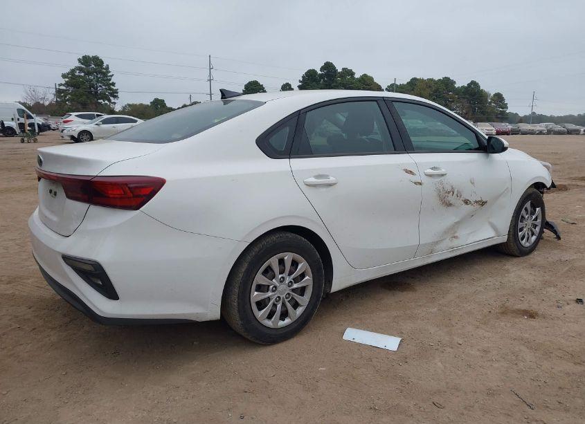 Photo 4 of 2019 Kia Forte FE (VIN 3KPF24AD2KE009919)