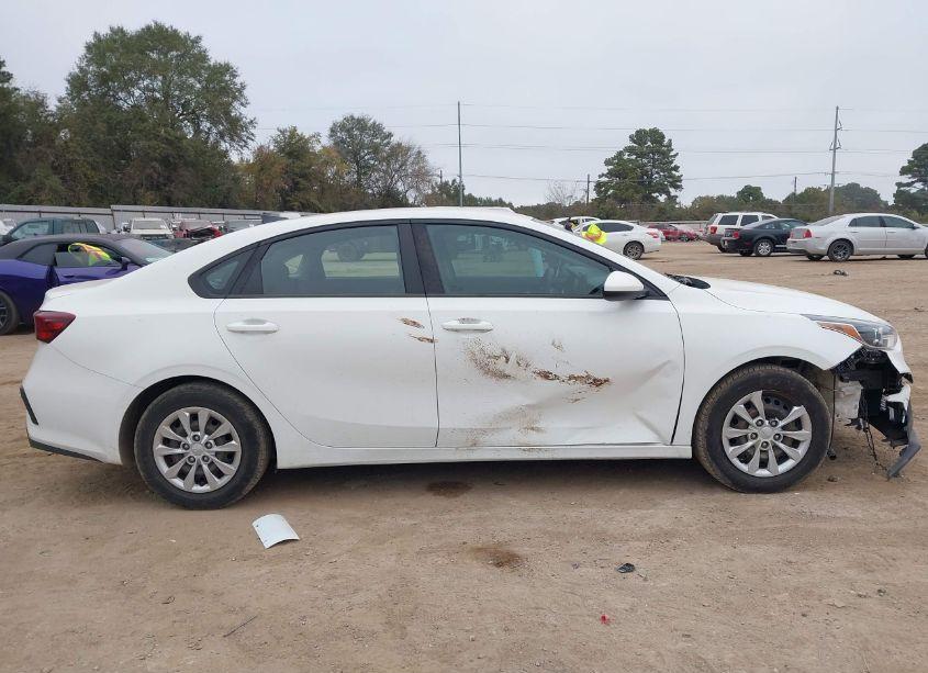 Photo 6 of 2019 Kia Forte FE (VIN 3KPF24AD2KE009919)