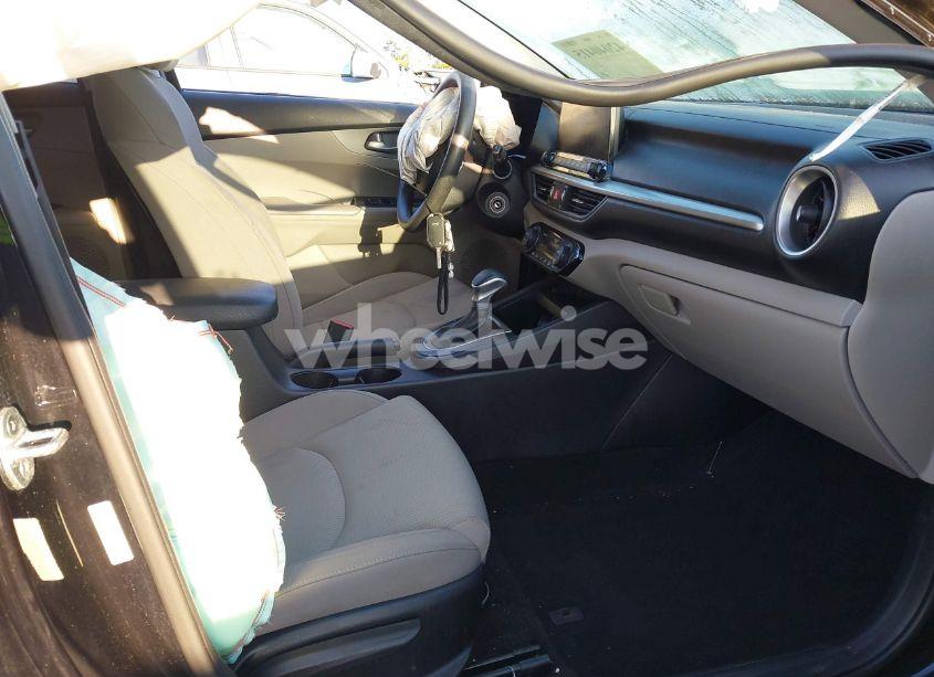 Photo 5 of 2019 Kia Forte LXS (VIN 3KPF24AD2KE045187)