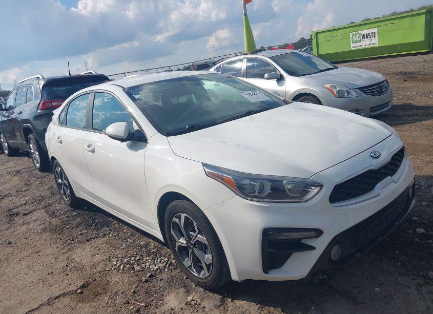 2019 Kia Forte LXS (VIN 3KPF24AD2KE045920) main photo