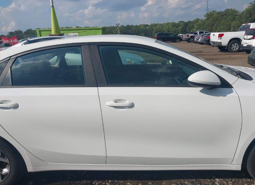 Photo 13 of 2019 Kia Forte LXS (VIN 3KPF24AD2KE045920)