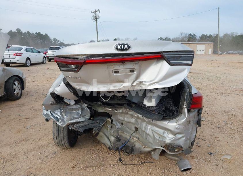 Photo 17 of 2019 Kia Forte LXS (VIN 3KPF24AD2KE052897)