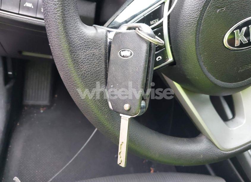 Photo 11 of 2019 Kia Forte FE (VIN 3KPF24AD2KE058098)